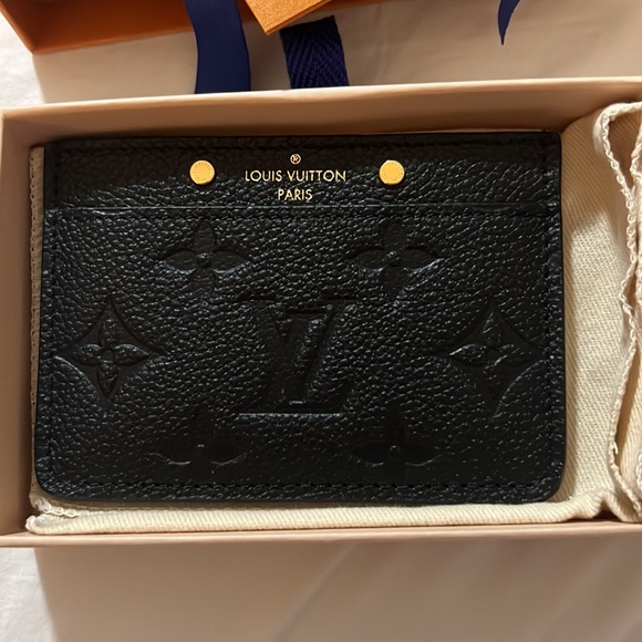 Authentic Louis Vuitton Card Holder
Monogram Empreinte Black - Picture 2 of 5